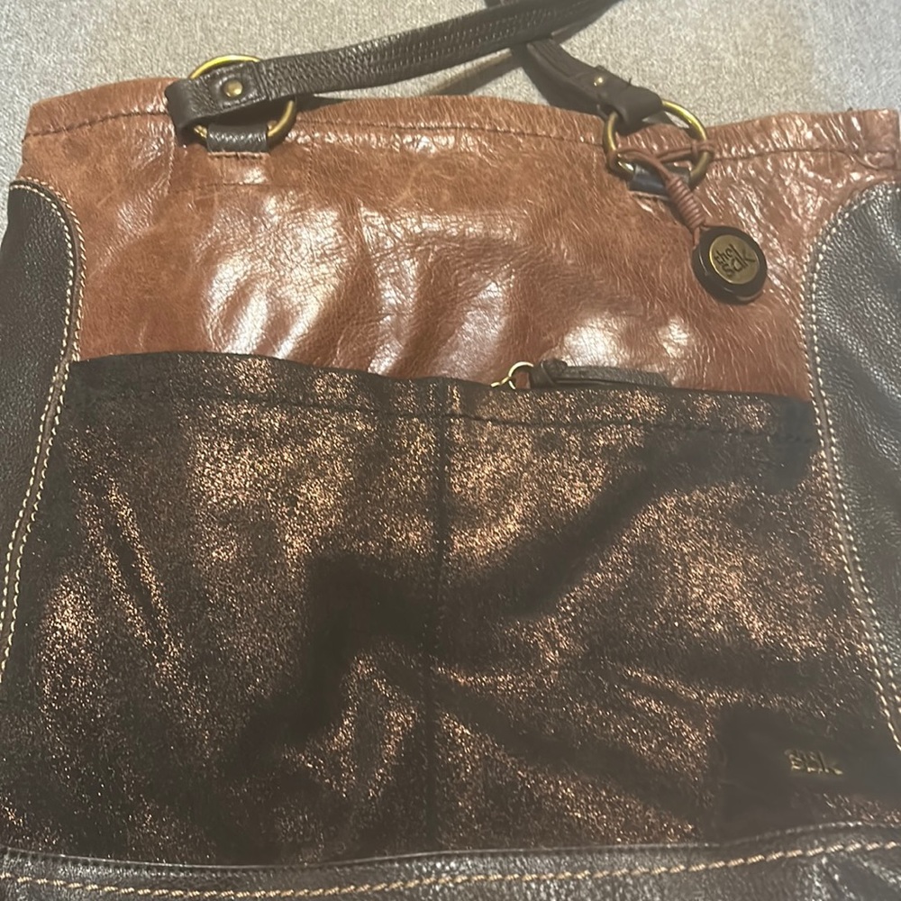 Medium size shoulder bag